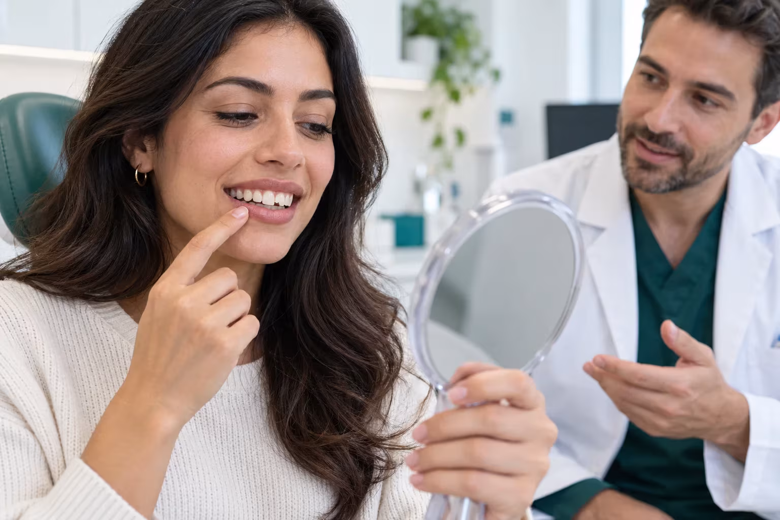 Chipped Front Tooth Repair: Bonding, Veneer, or Crown?